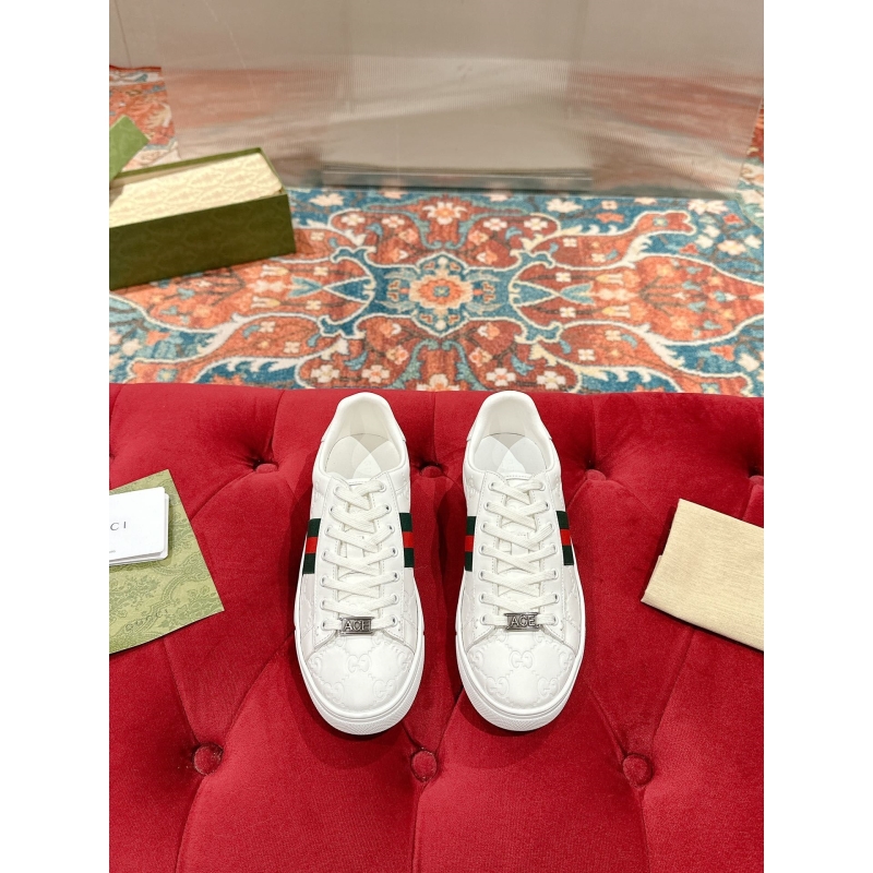 G*u*i casual shoes